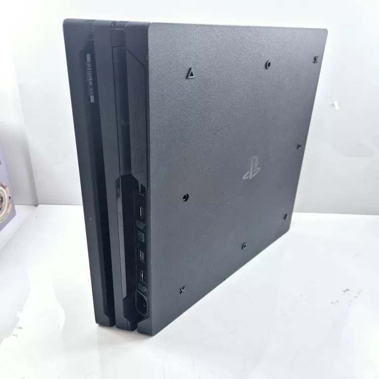 konsola-ps4-pro-1tb-pad-cuh-7016b-03-27452400-7115678-wersja-130590-3