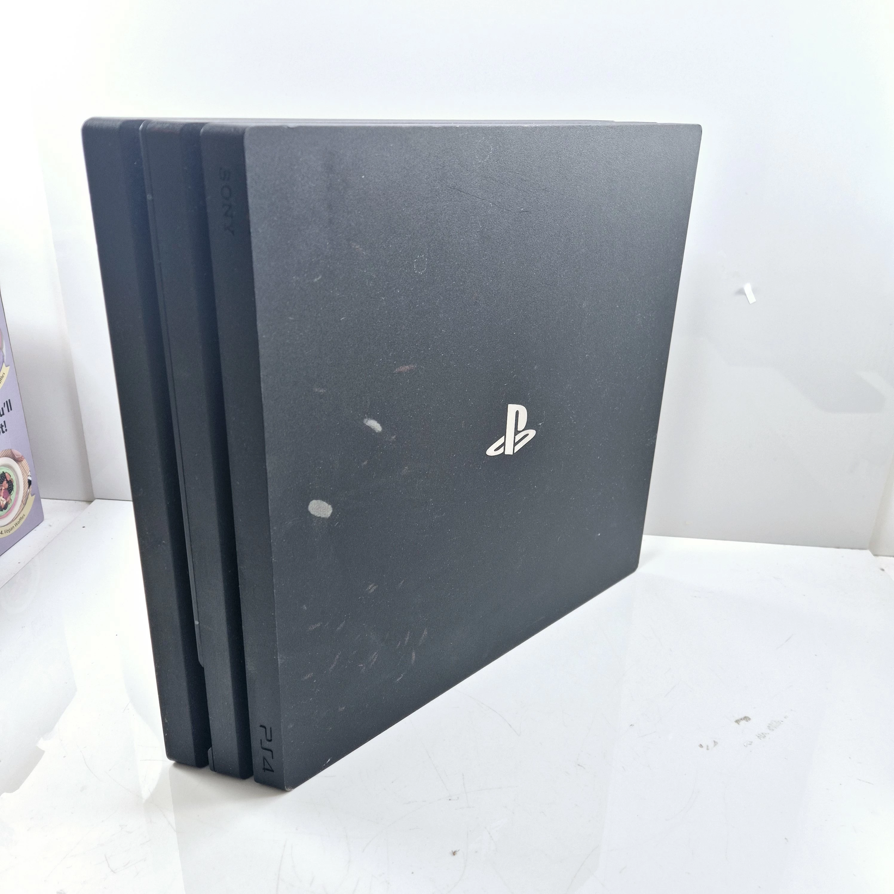 konsola-ps4-pro-1tb-pad-cuh-7016b-03-27452400-7115678-glogowska-35a-poznan-ska-x