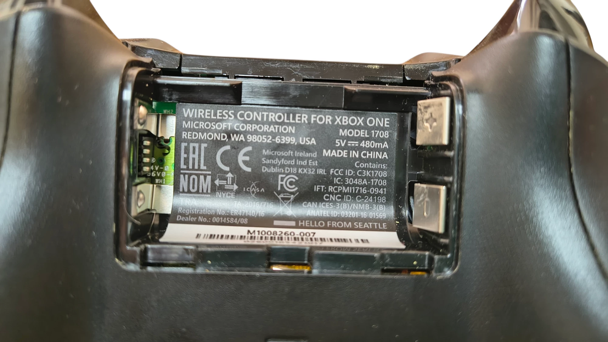 pad-kontroler-xbox-one-czarny-pochodzenie-210658-243446