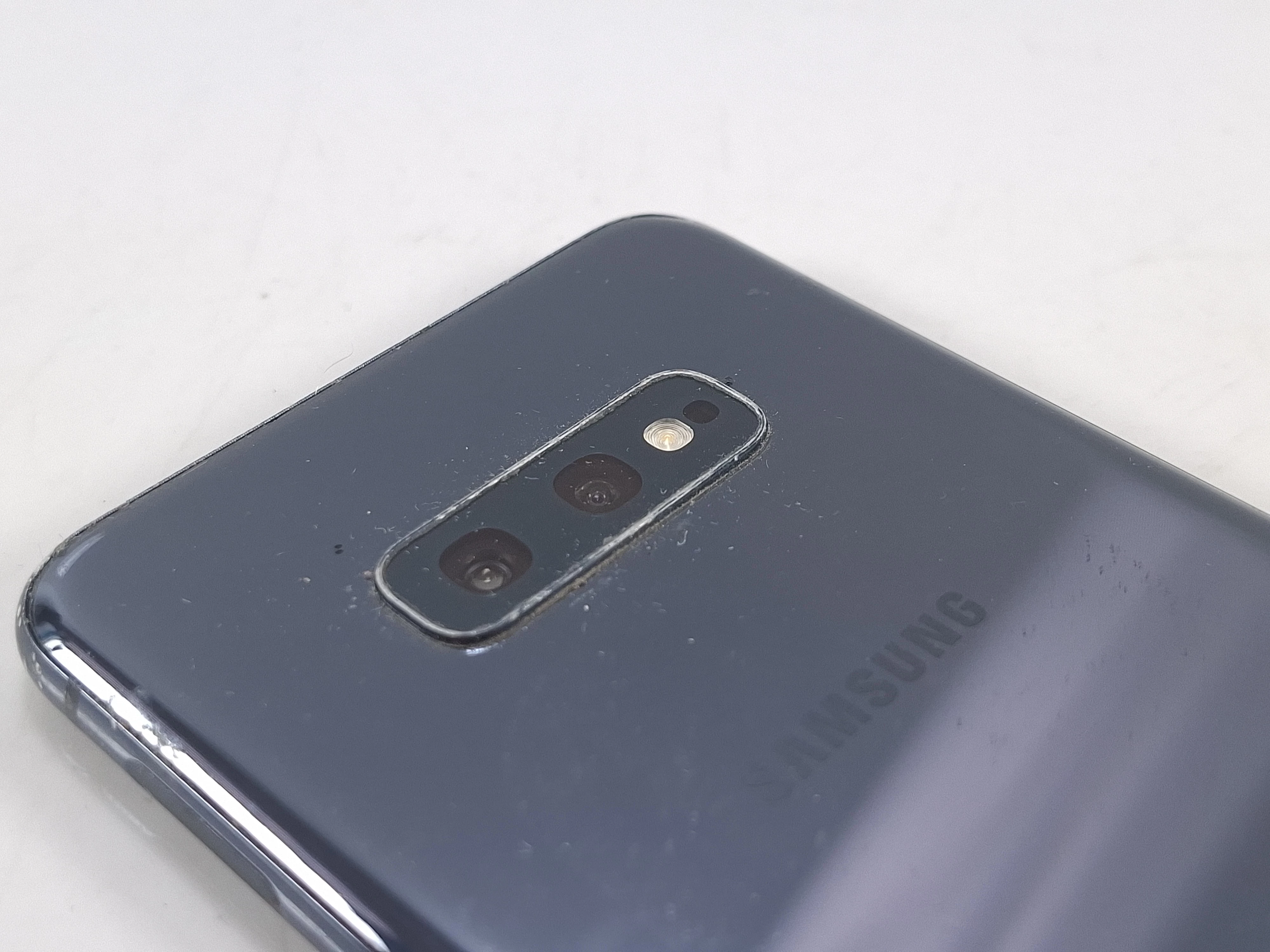 telefon-samsung-galaxy-s10e-128gb-4g-lte-wbudowana-pamiec-202869-214189