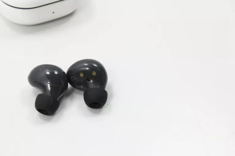 sluchawki-samsung-galaxy-buds2-sm-r177-stan-11323-2