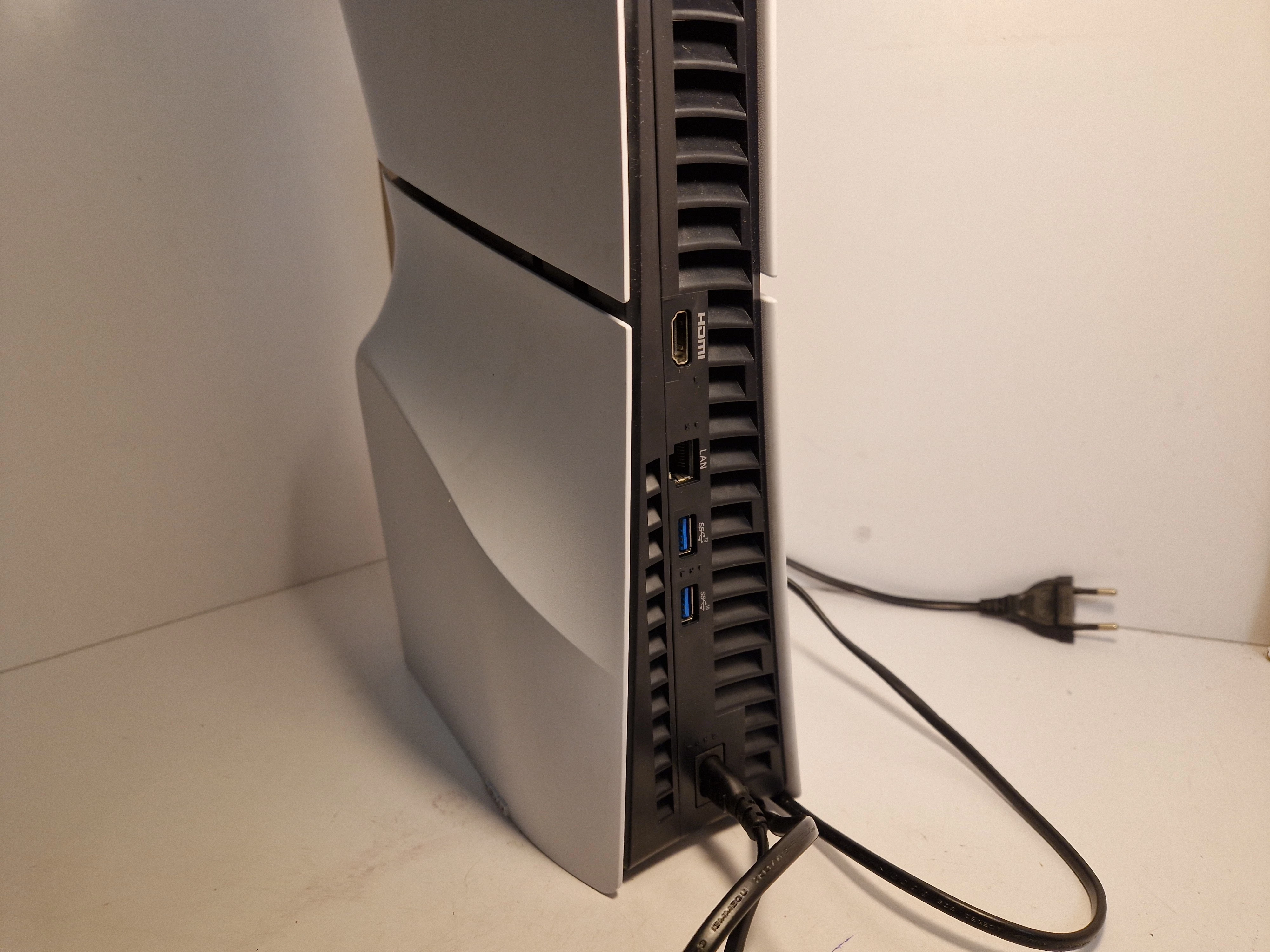 konsola-ps5-slim-z-napedem-dwa-pady-dwie-gry-certyfikaty-zgodnosci-218669-1