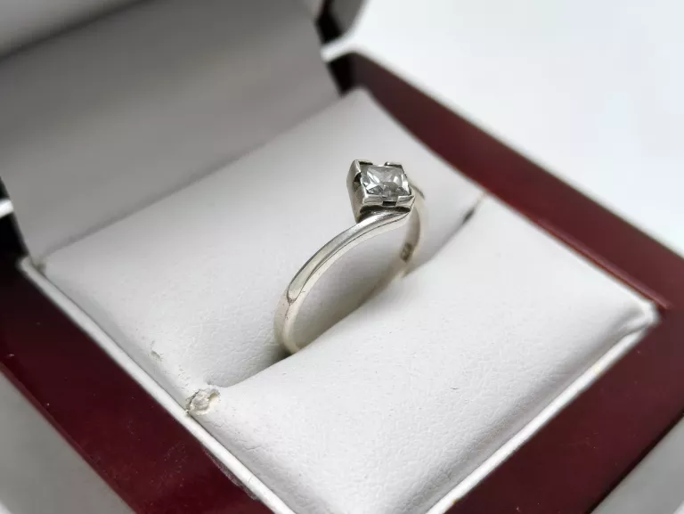 srebro-wyrob-jubilerski-uzywany-pierscionek-rodzaj-2205-2