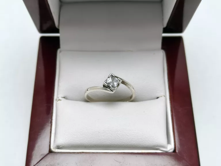 srebro-wyrob-jubilerski-uzywany-pierscionek-stan-11323-2