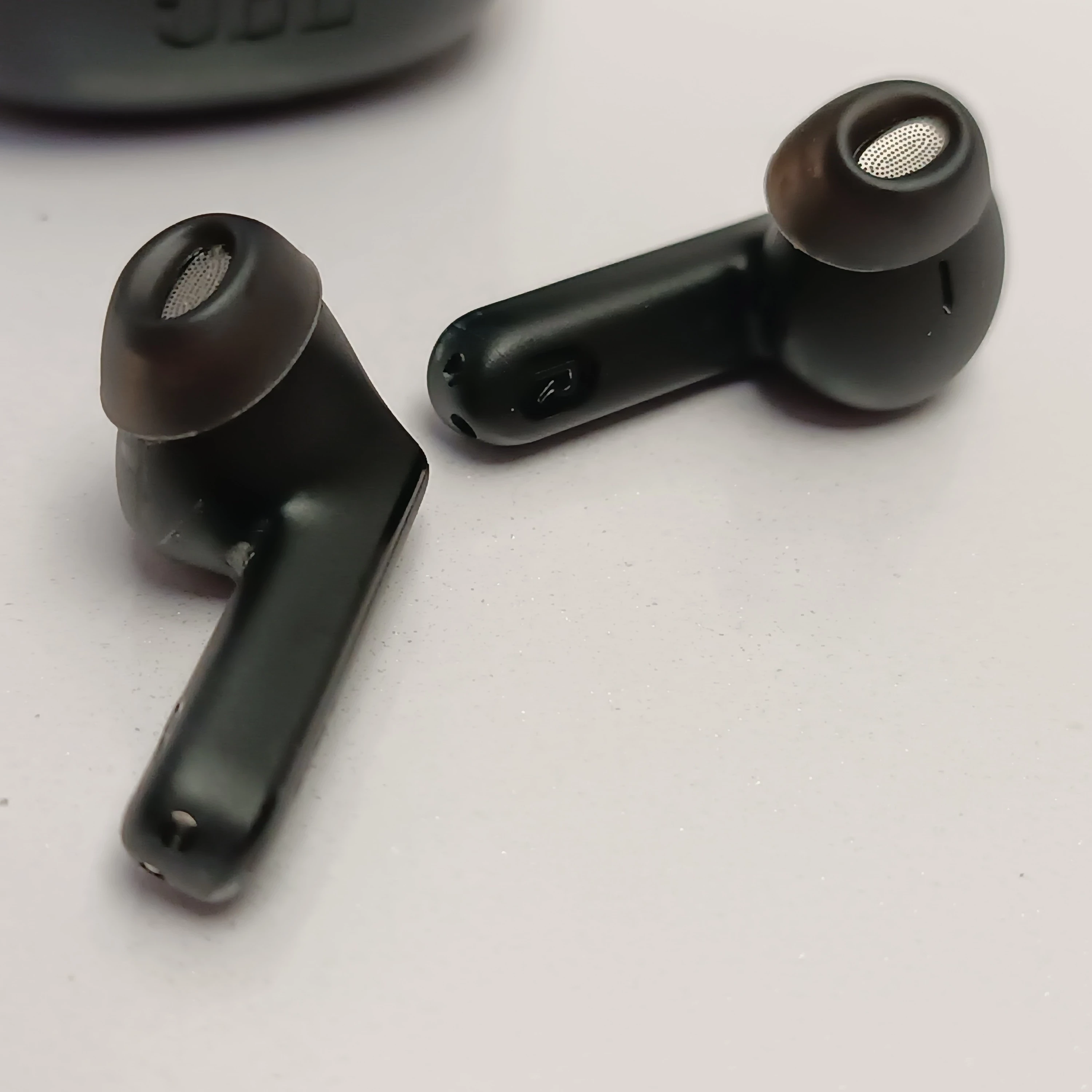 sluchawki-jbl-tune-flex-kod-producenta-tflexblk