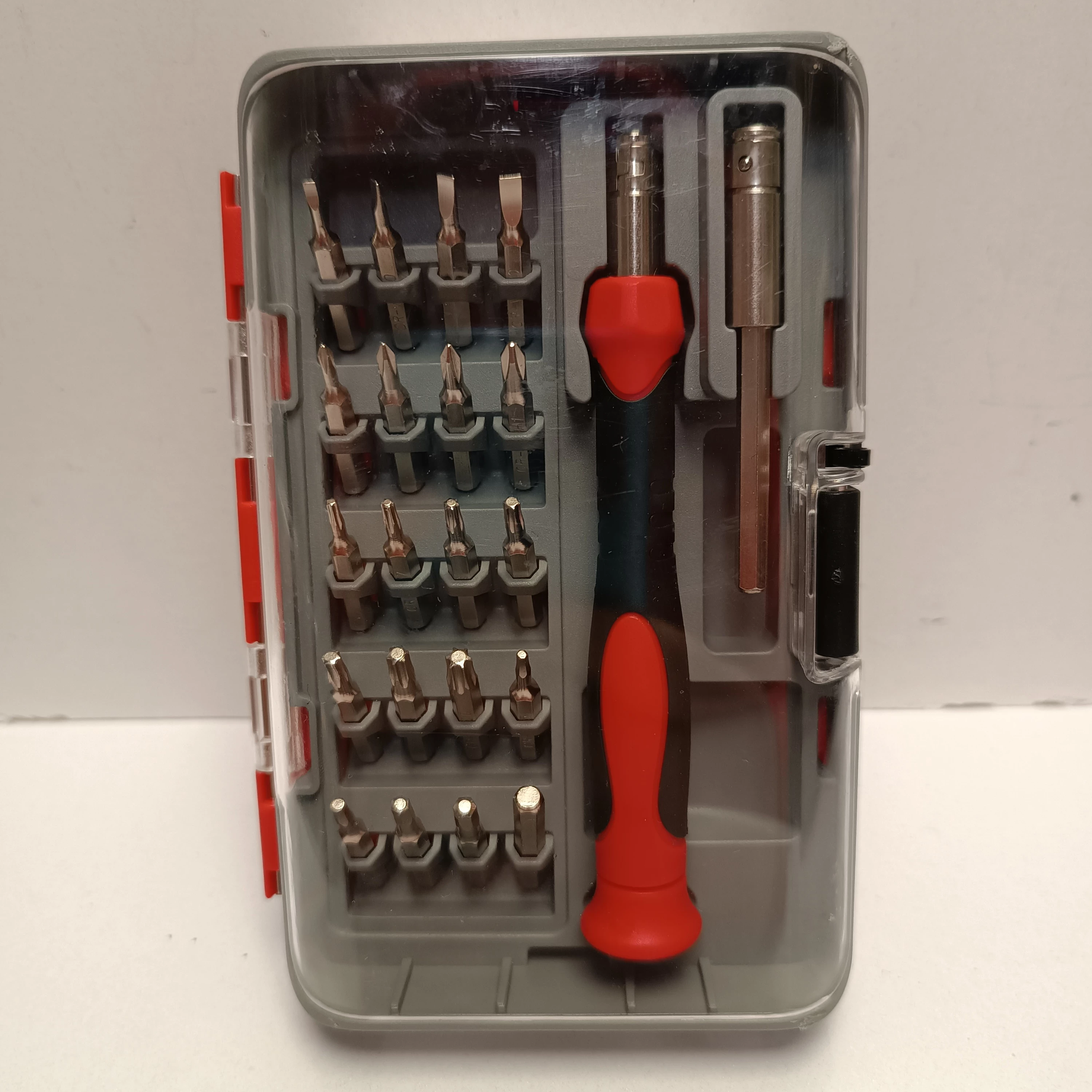 zestaw-bitow-z-wkretakiem-czerwone-pud-osiedle-teatralne-3u15-krakow