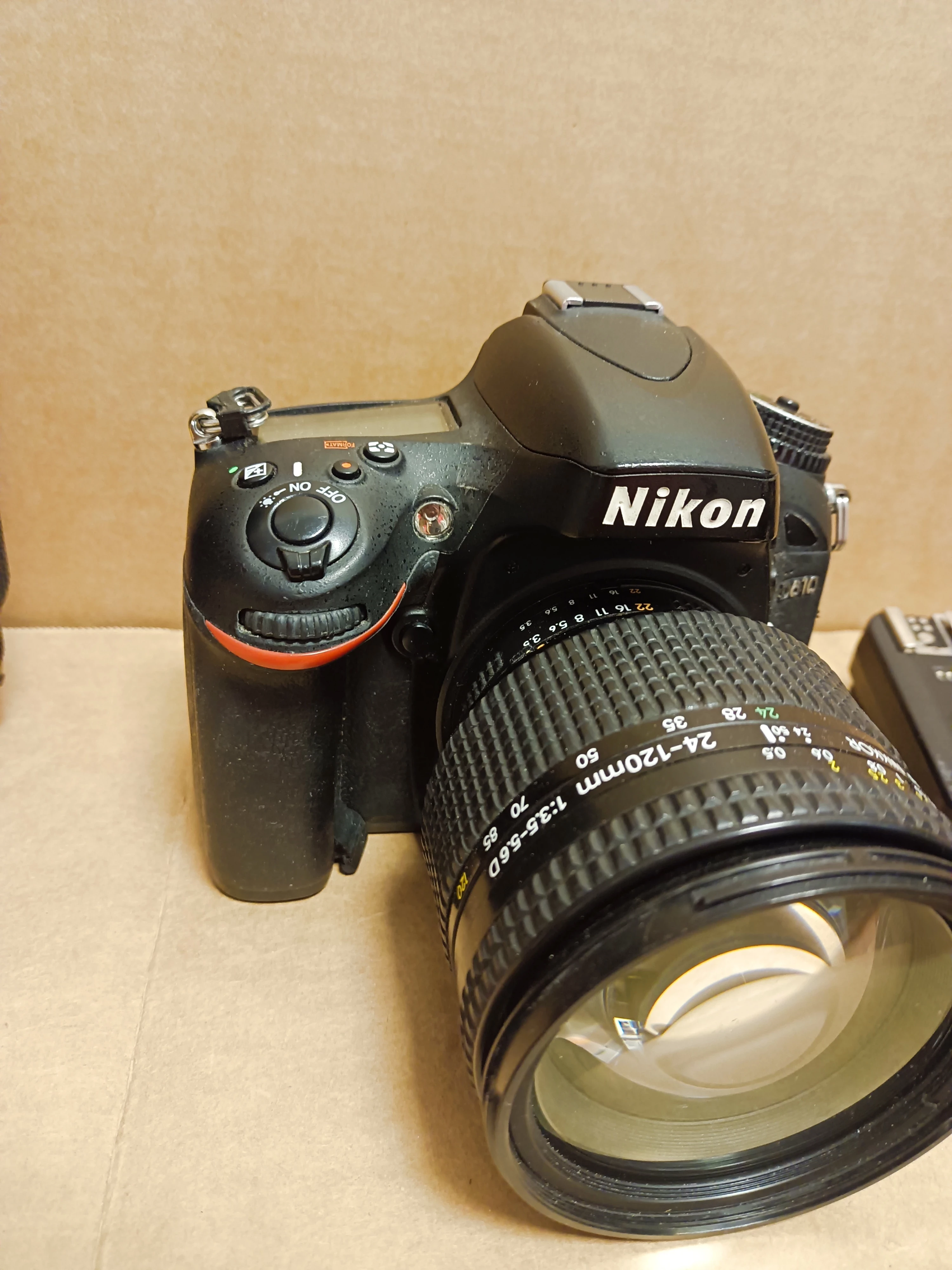 lustrzanka-nikon-d610-obiektyw-nikon-24-120mm-nikon-70-210mmw-pudelku-stan-11323-2