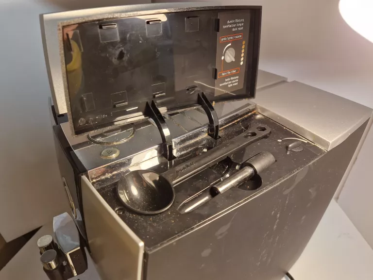 ekspres-do-kawy-jura-j5-cisnieniowy-rodzaj-ekspresu-202637-212449