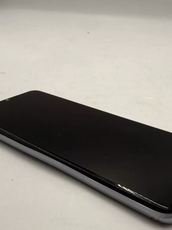 telefon-realme-7i-464gb-przekatna-ekranu-650