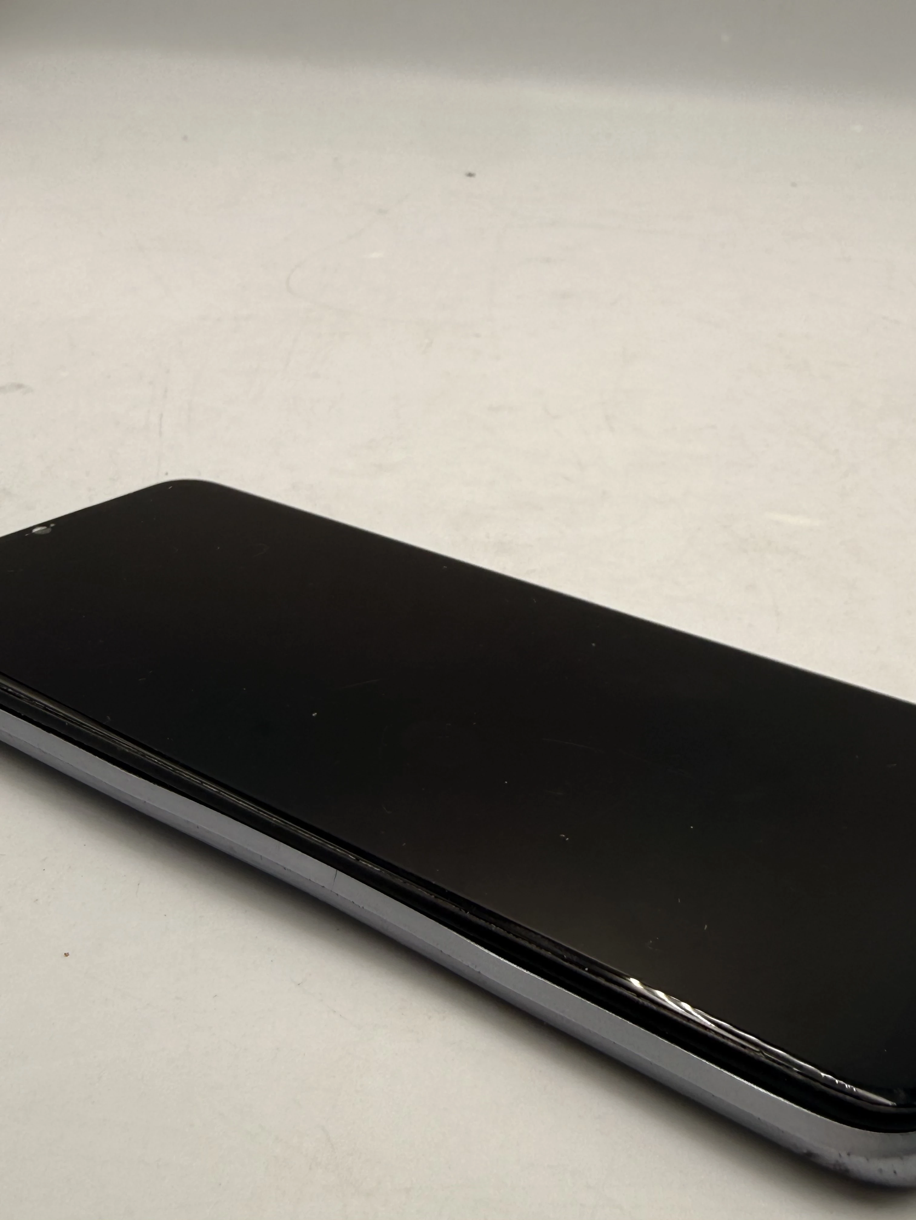 telefon-realme-7i-464gb-przekatna-ekranu-650