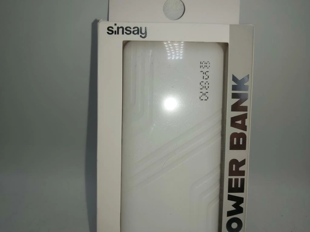 powerbank-sinsay-10000-mah-z-latarka-ean-gtin-5906804067728