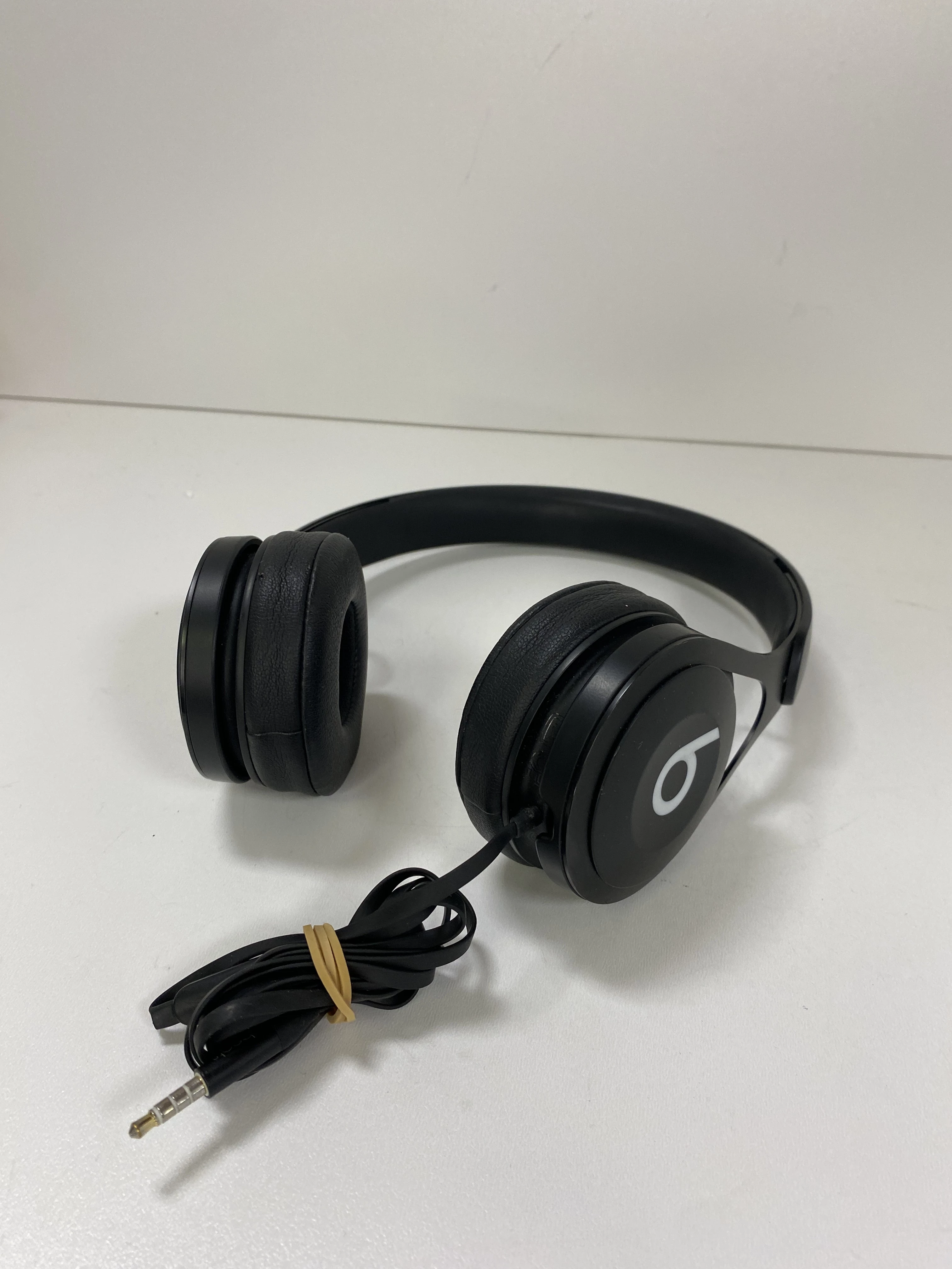 sluchawki-nauszne-beats-by-dr-dre-ep-on-ear-zestaw-stan-11323-2