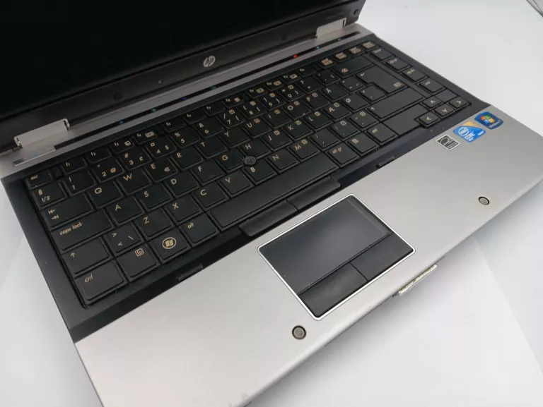 laptop-hp-elitebook-8440p-przekatna-ekranu-1