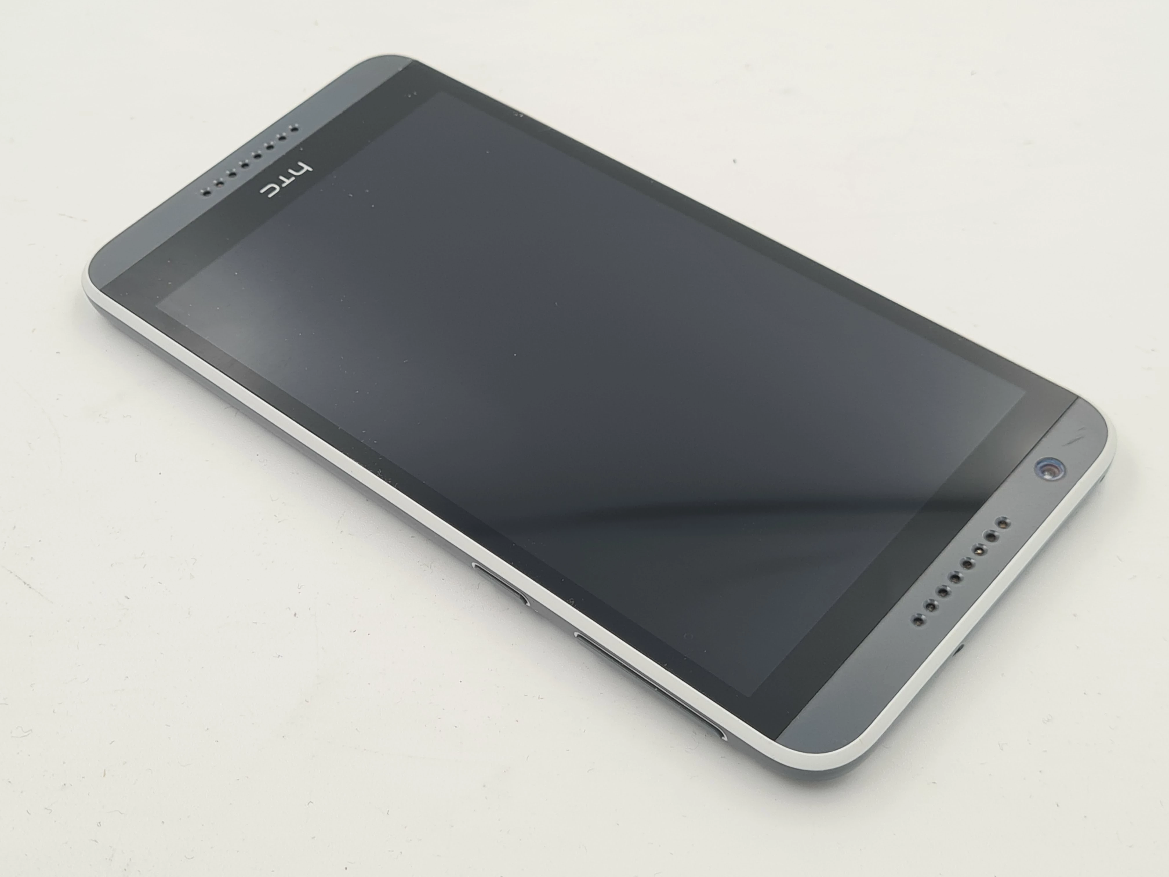 telefon-htc-desire-820-typ-202685-212929