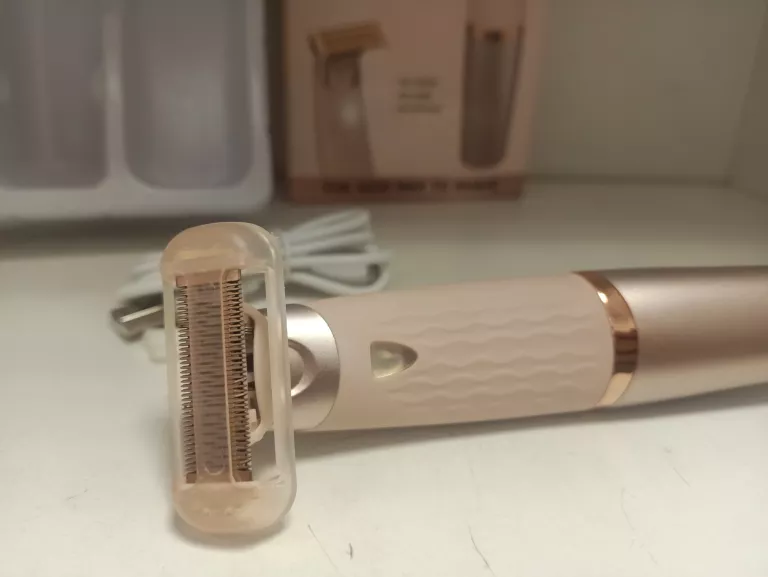 golarka-damska-do-nog-ciala-bikini-pach-maszynka-trymer-kolor-dominujacy-129357-2