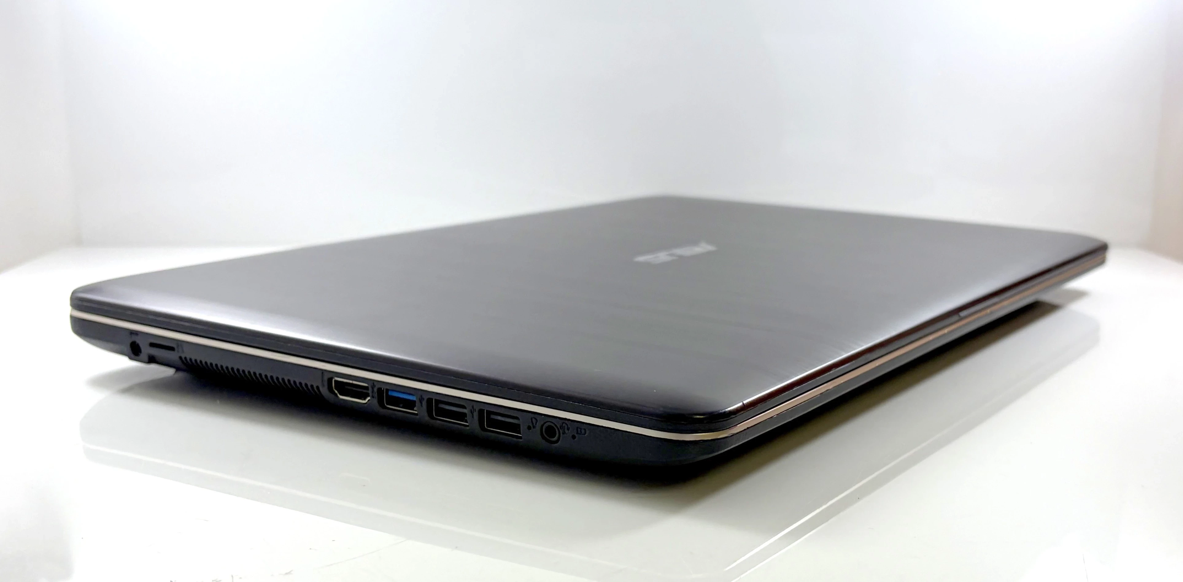 lekki-laptop-asus-x540na-4gb256gb-intel-celeron-n3350-wielkosc-pamieci-ram-200941-2177