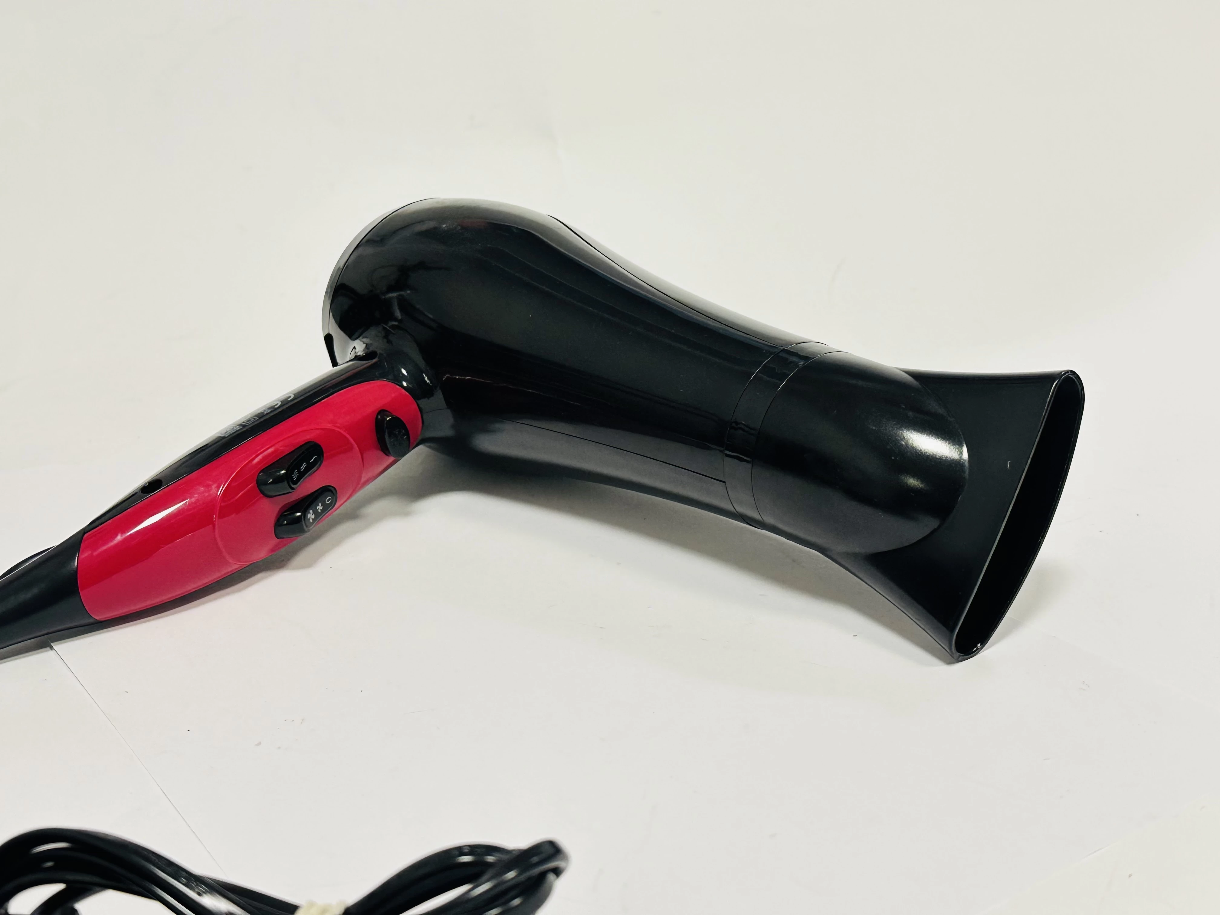 suszarka-do-wlosow-esperanza-2000w-liczba-zakresow-temperatury-3