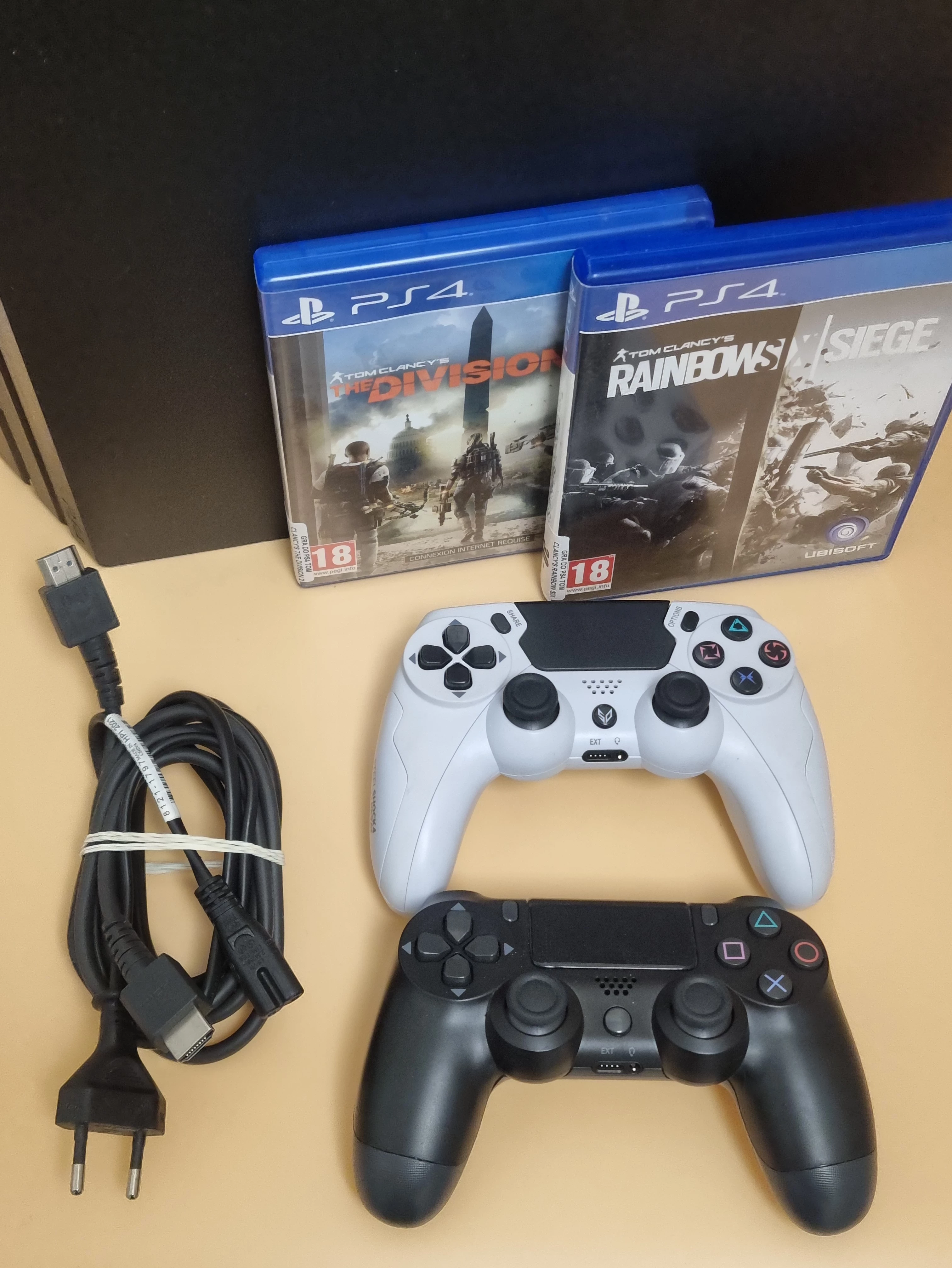 konsola-sony-play-station-4-pro-1tb-cuh-7216b-ean-gtin-711719936961