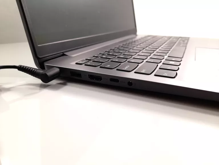 laptop-lenovo-ideapad-3-amd-ryzen-7-with-radeon-graphics-512gb-przekatna-ekranu-1560