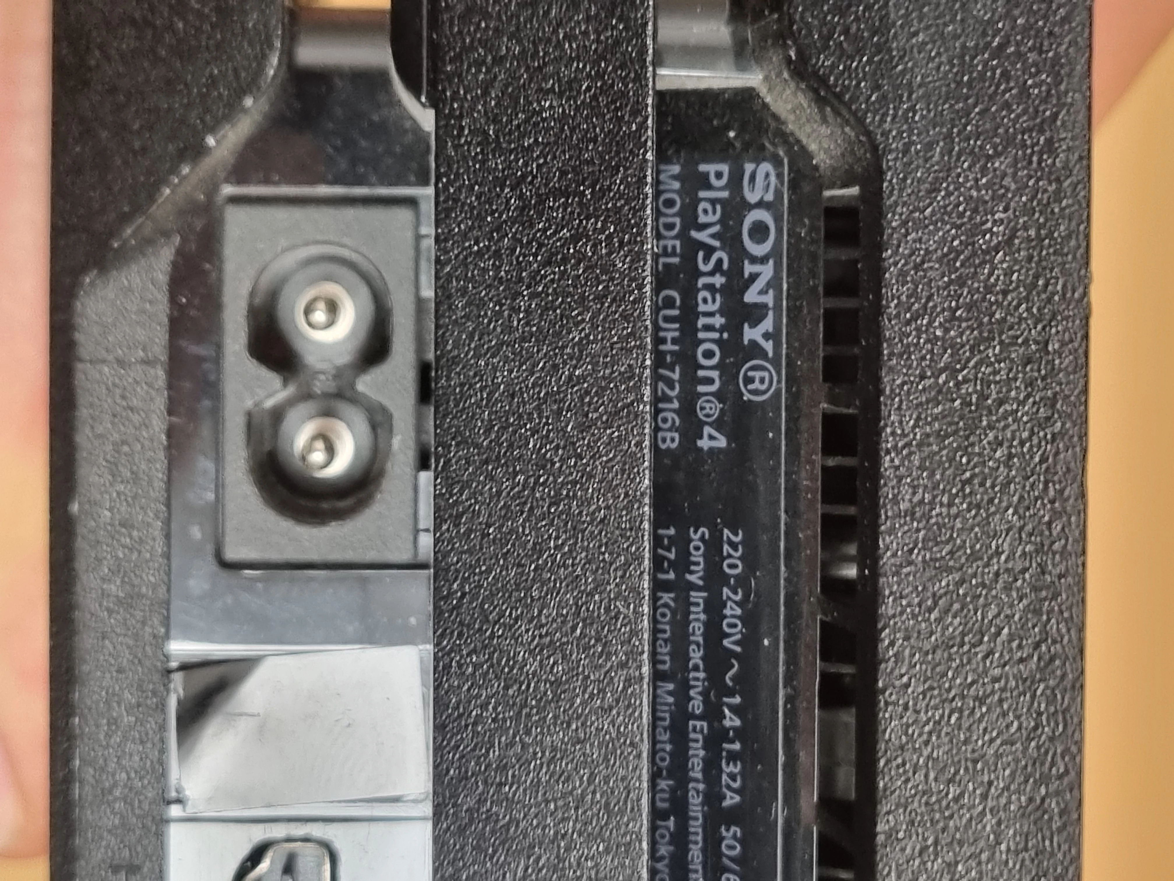 konsola-sony-play-station-4-pro-1tb-cuh-7216b-wersja-130590-3