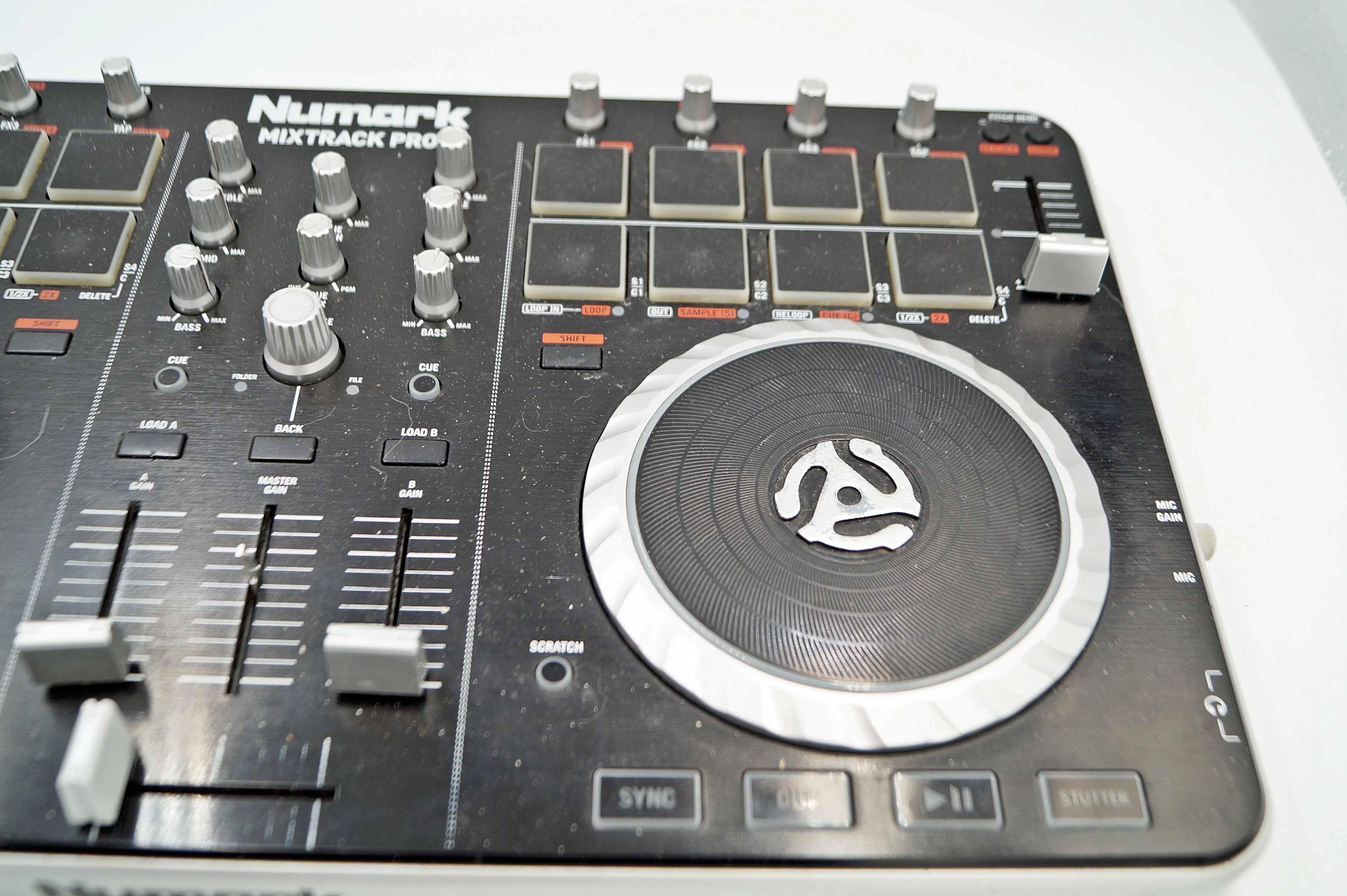 numark-mixtrack-pro-ii-usb-dj-controller-stan-11323-2
