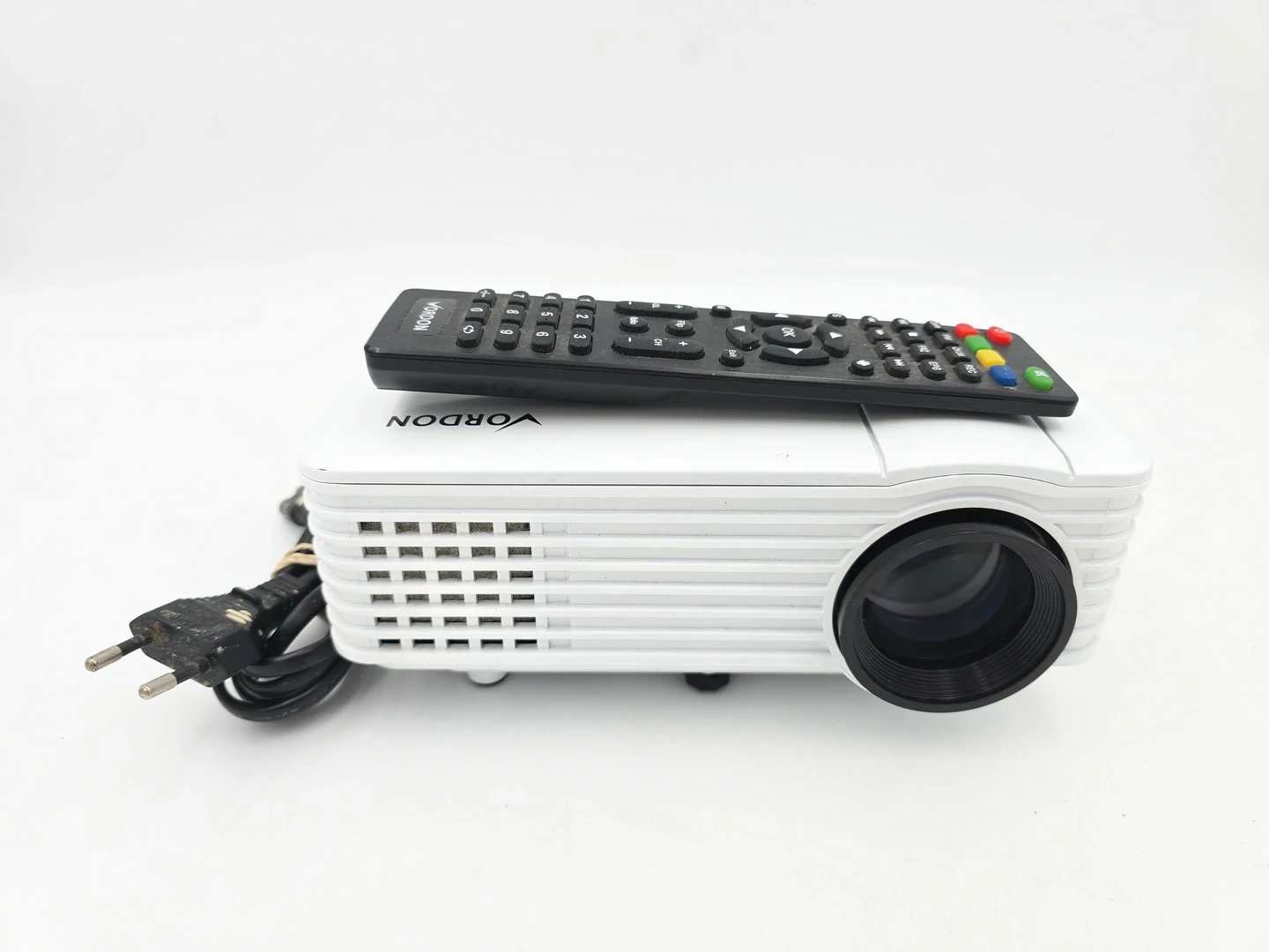 projektor-led-vordon-lp-205-a-pilot-legionow-3-grudziadz