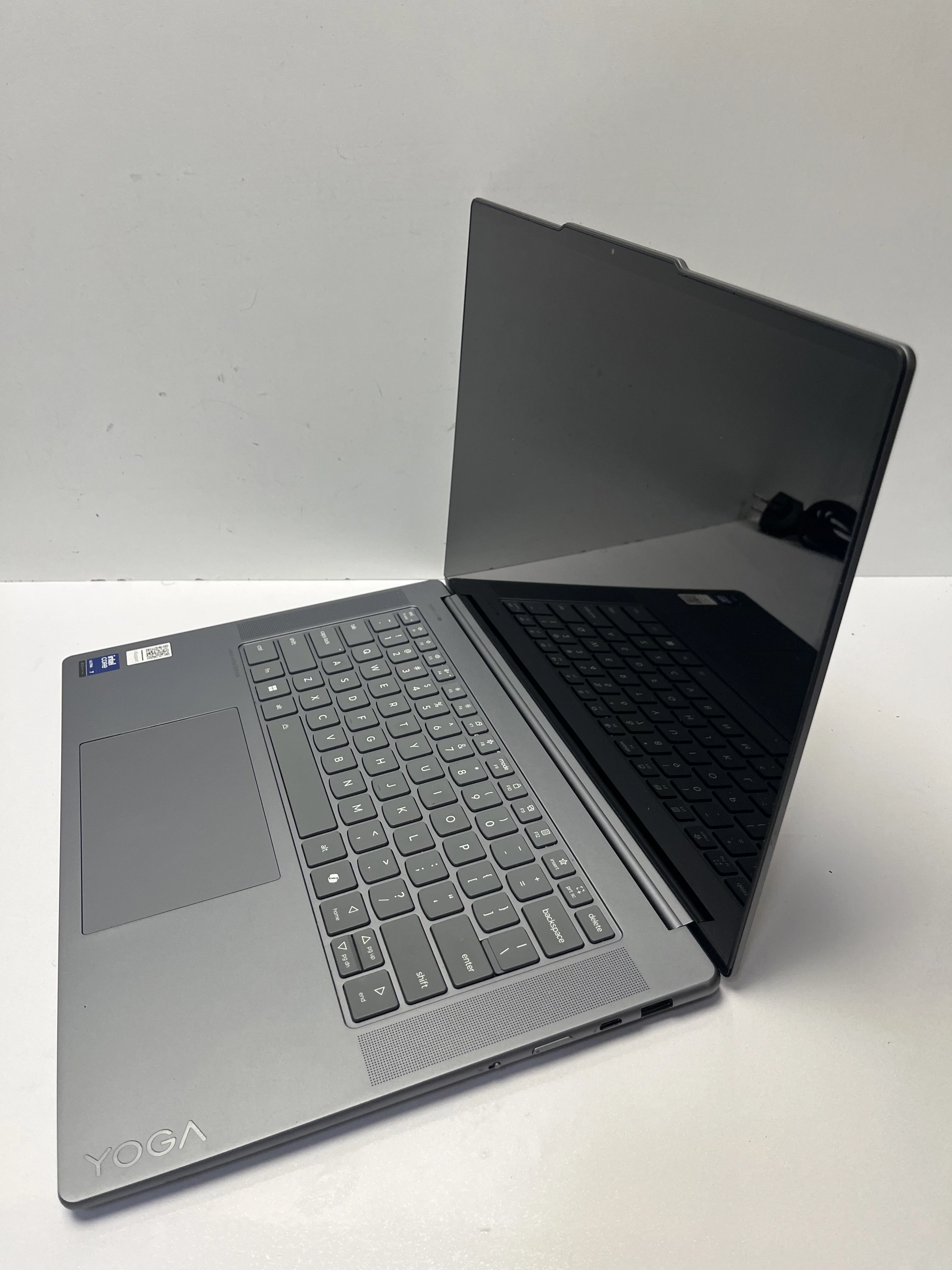 laptop-lenovo-yoga-slim-7-156-intel-core-ultra-7-32-gb-ssd-512-gb-przekatna-ekranu-1560