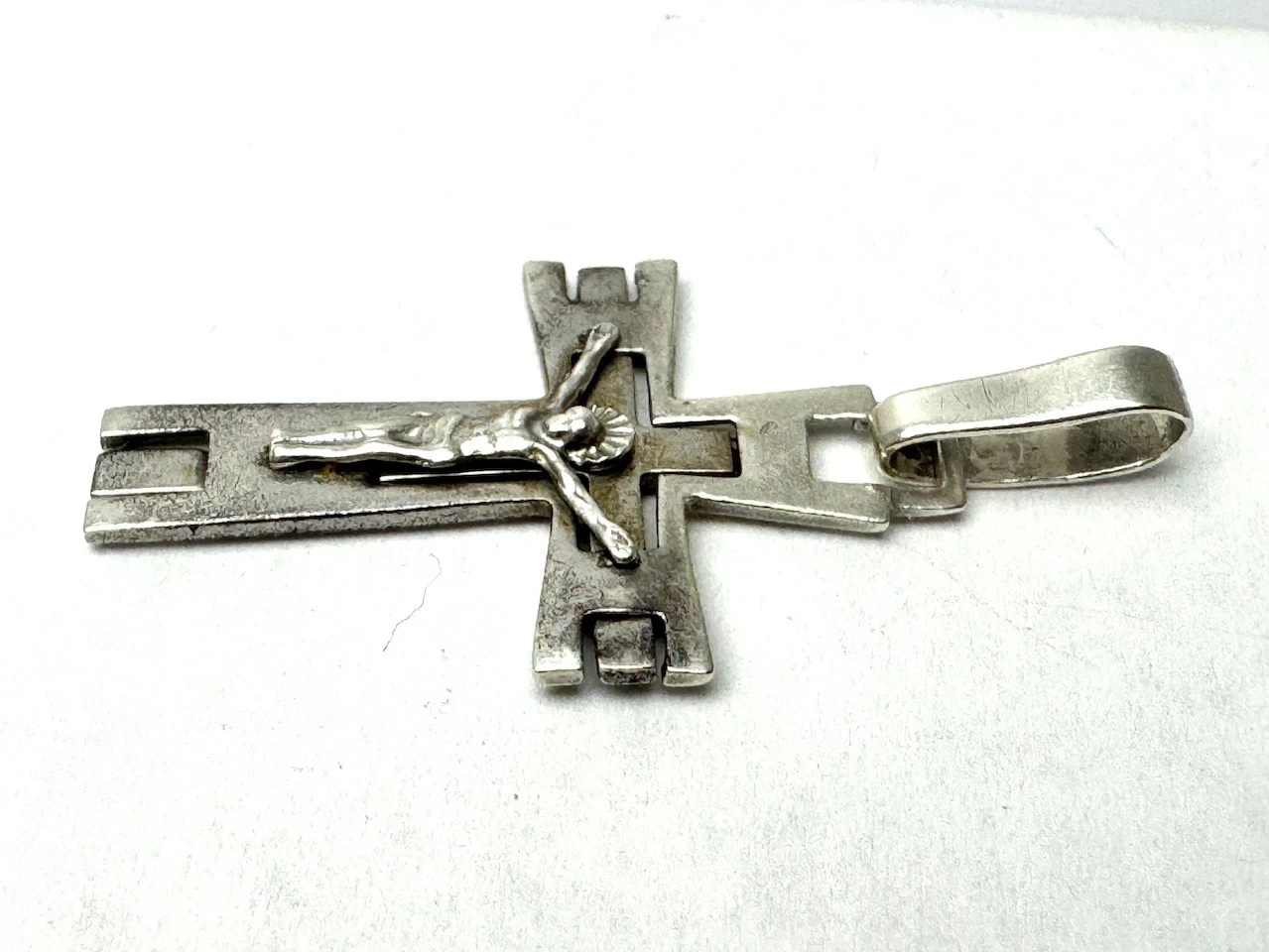 uszkodzona-srebrna-zawieszka-925-222g-masa-222