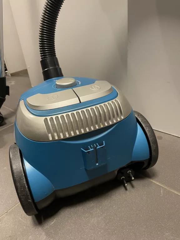 odkurzacz-vesta-evc01-stan-11323-2