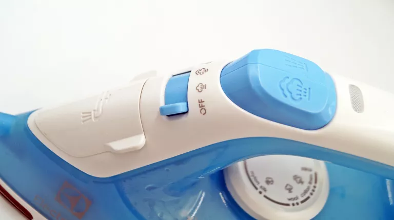 zelazko-electrolux-edb1730-moc-230000