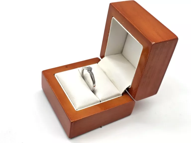 pierscionek-biale-zloto-z-diamentami-012ct-585-14k-r19-193g-material-15835-2