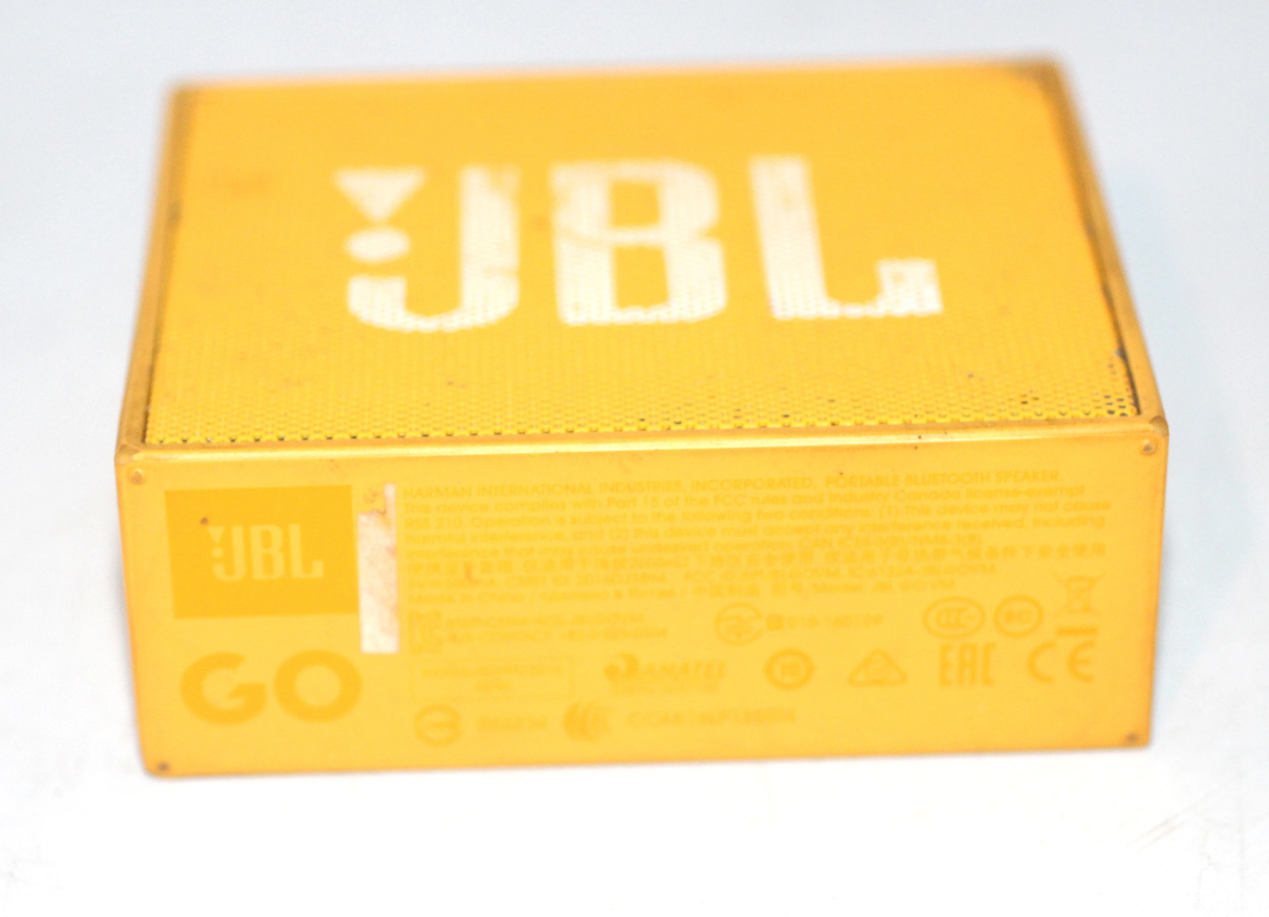 glosnik-jbl-go-zolty-moc-300