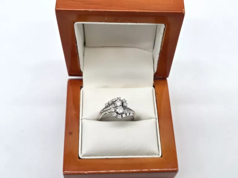 pierscionek-biale-zloto-z-brylantamni-072ct-585-14k-r19-426g-rodzaj-2205-2