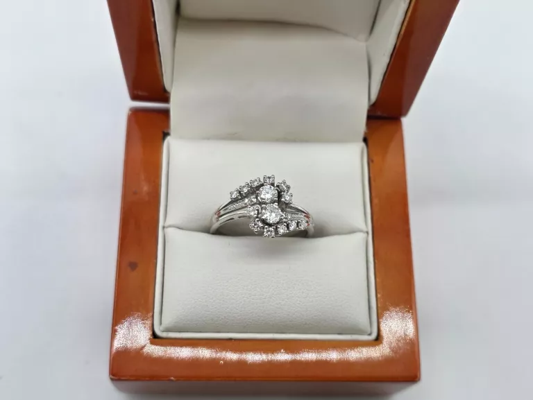 pierscionek-biale-zloto-z-brylantamni-072ct-585-14k-r19-426g-rozmiarsrednica-wew-mm-372-14