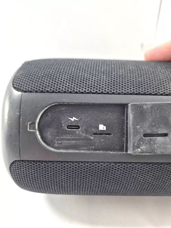 glosnik-przenosny-fresh-n-rebel-xl-czarny-24-w-stan-11323-2