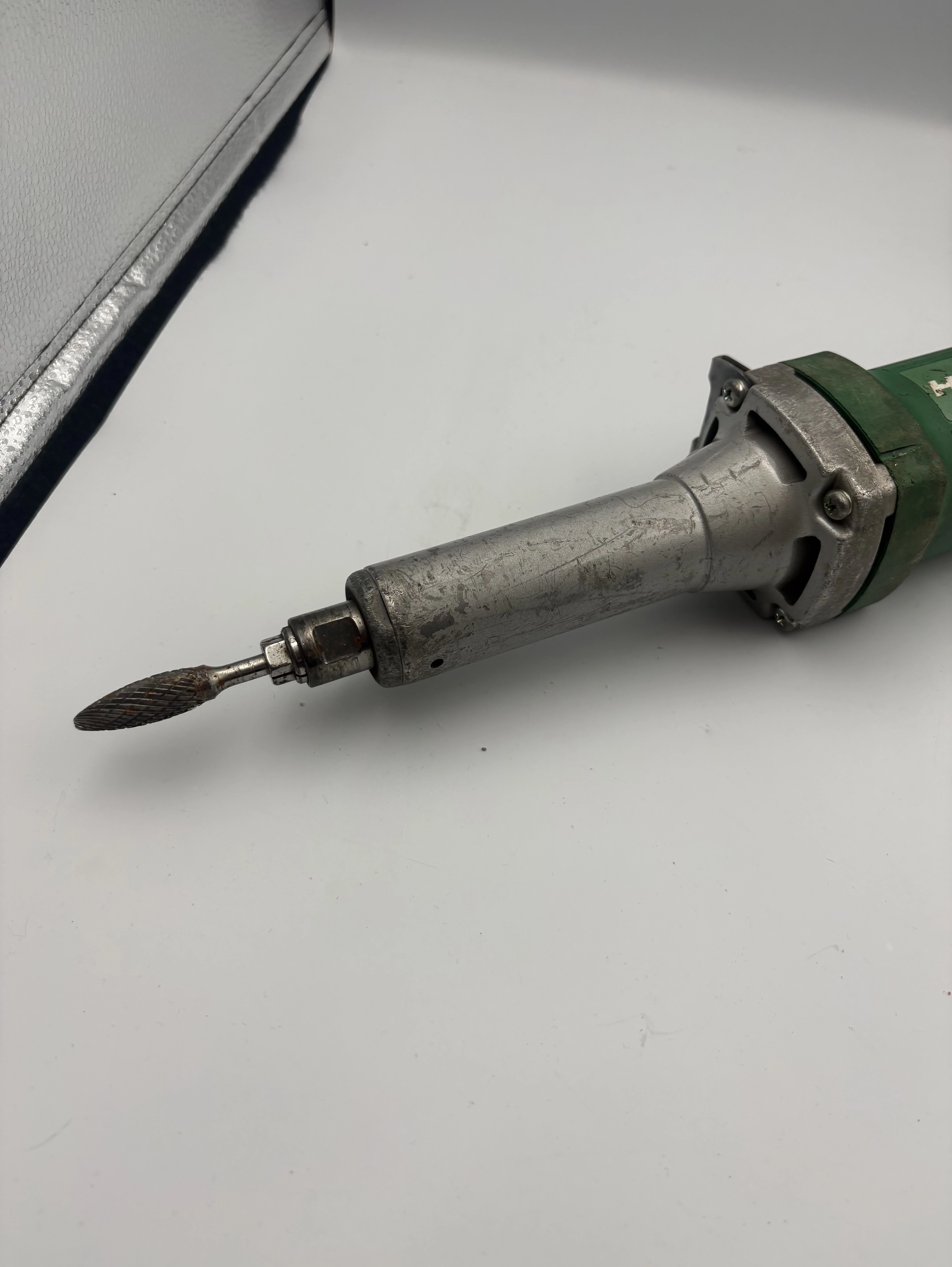 szlifierka-prosta-hikoki-gp2s2-stan-11323-2