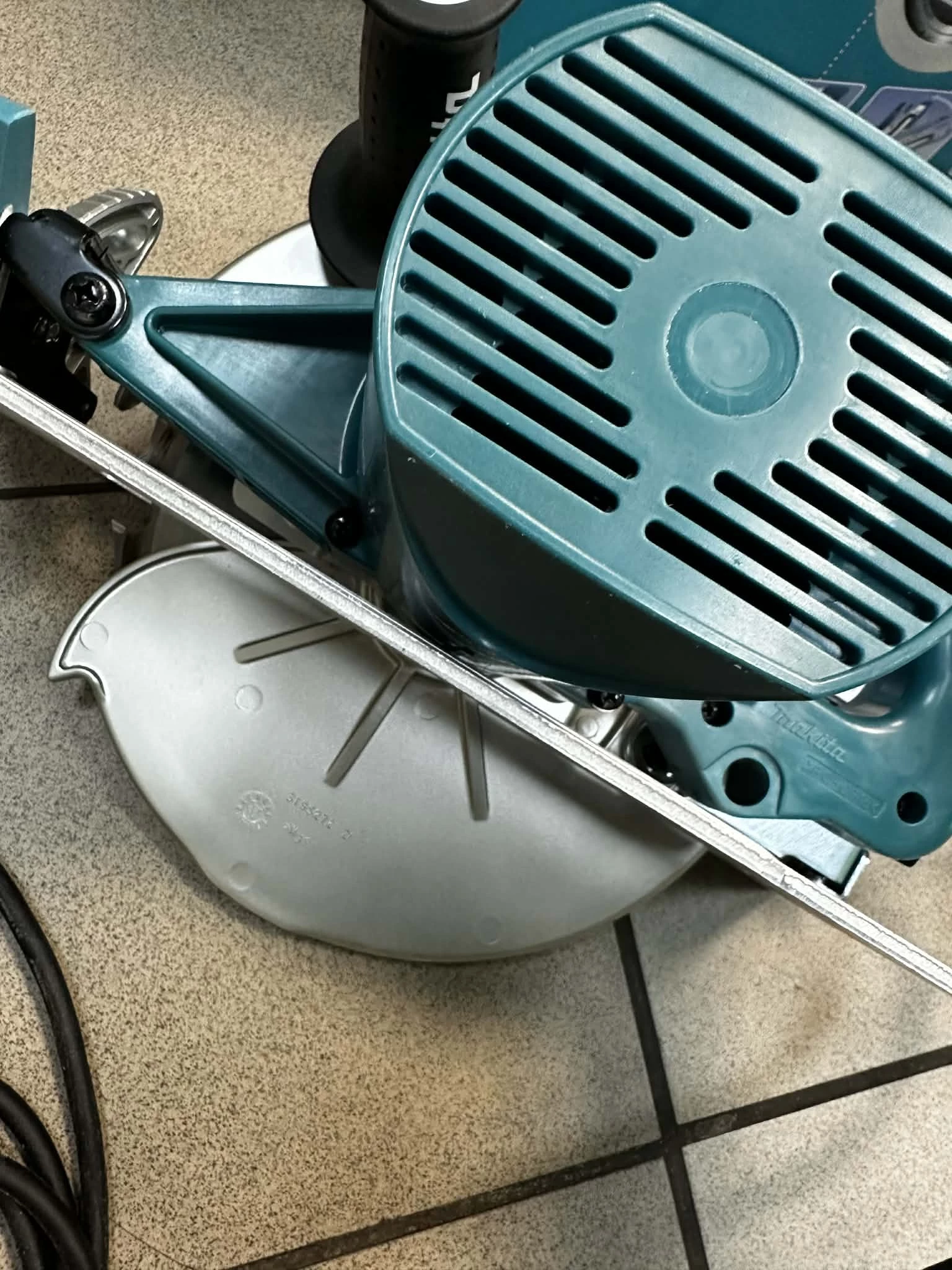 pilarka-pila-tarczowa-makita-hs0600-255-270mm-2000w-super-stan-seria-m-hs0600