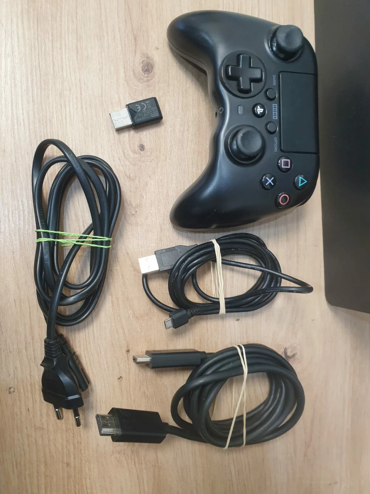 konsola-playstation-4-slim-1tb-cuh-2216b-zestaw-kod-producenta-cuh-2216b