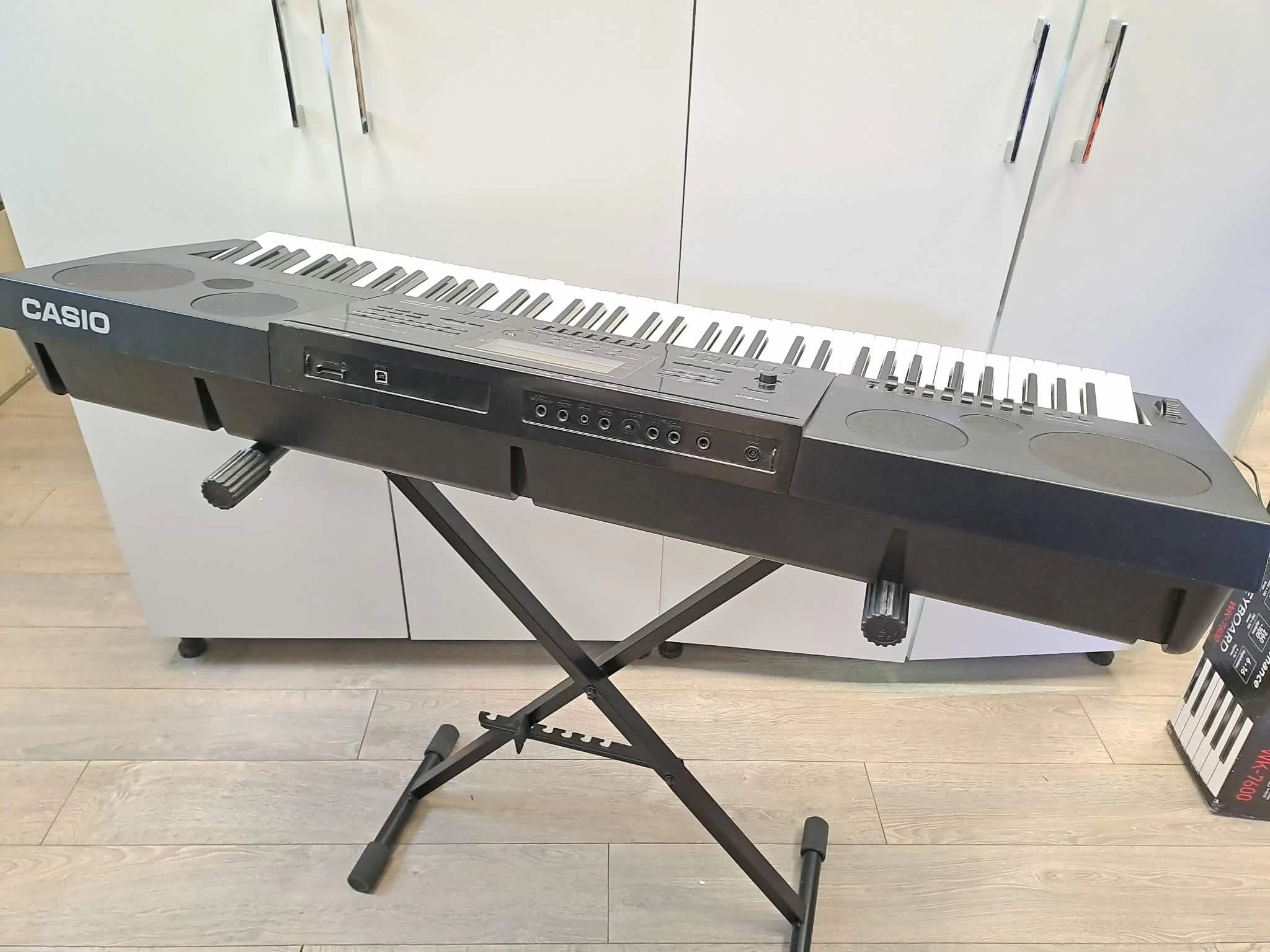 keyboard-casio-wk-7600-stojakkrzeslo-sluchawkikabel-zasilajacy-pudelk-liczba-klawiszy-76