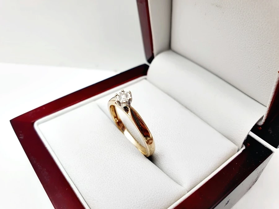delikatny-klasyczny-zloty-pierscionek-z-brylantem-p585-14ct-177g-r13-material-15835-2