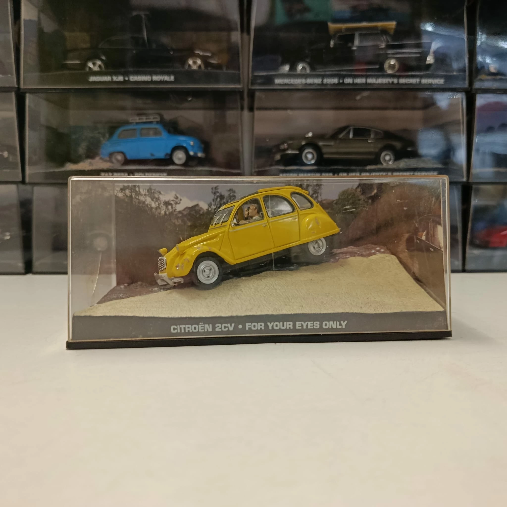 143-james-bond-007-citroen-2cv-for-your-eyes-only-stary-rynek-10-grodzisk-wlkp