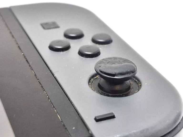 konsola-nintendo-switch-szara-hac001-akcesoria-2-gry-liczba-kontrolerow-w-zestawie-205994-225554