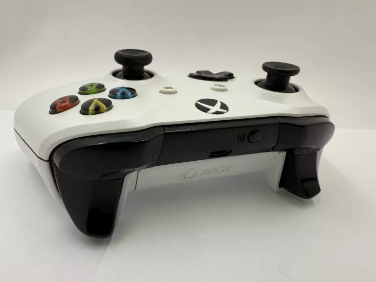 pad-do-xbox-one-1708-stan-11323-2
