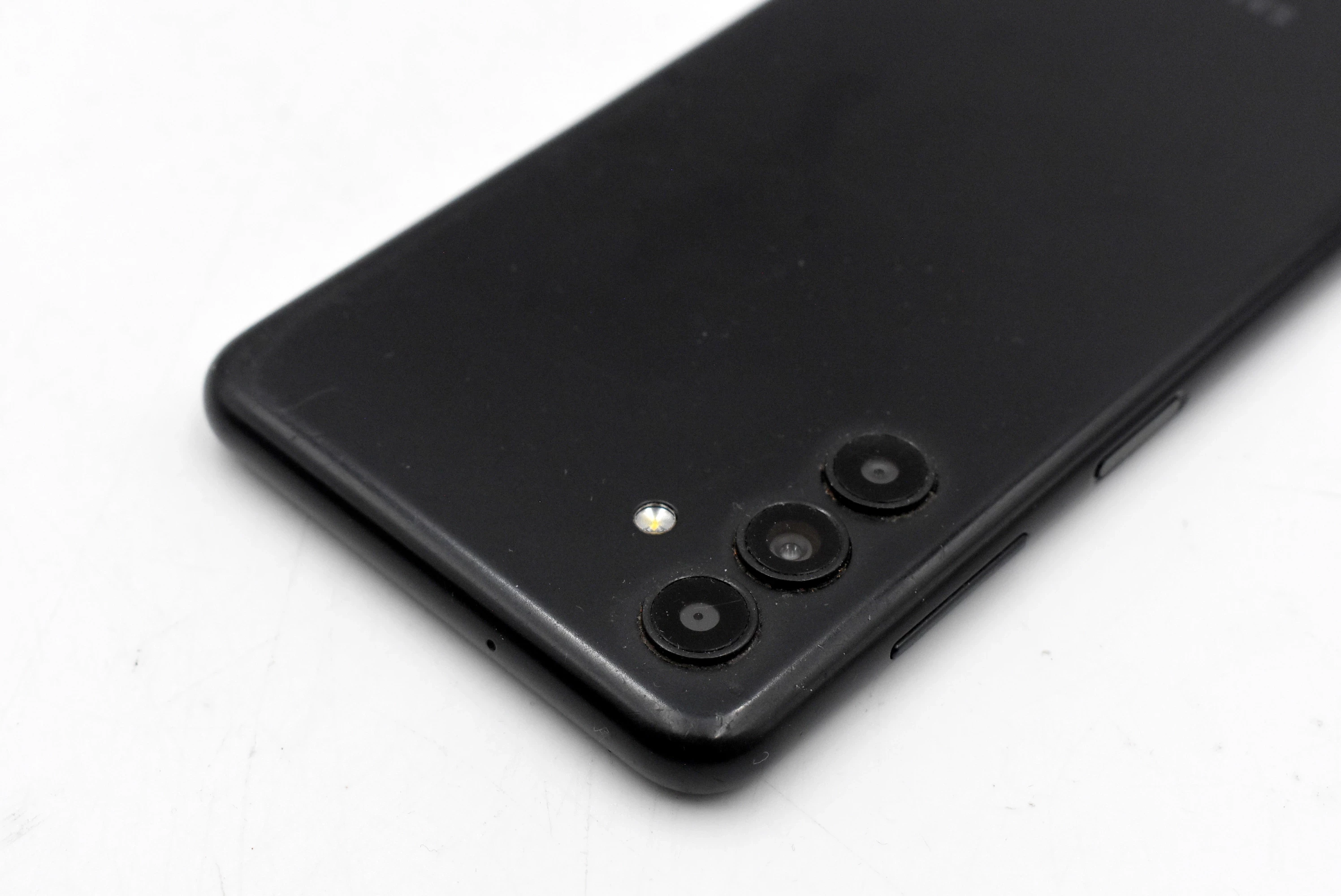 telefon-samsung-galaxy-a13-5g-4gb64gb-przekatna-ekranu-660