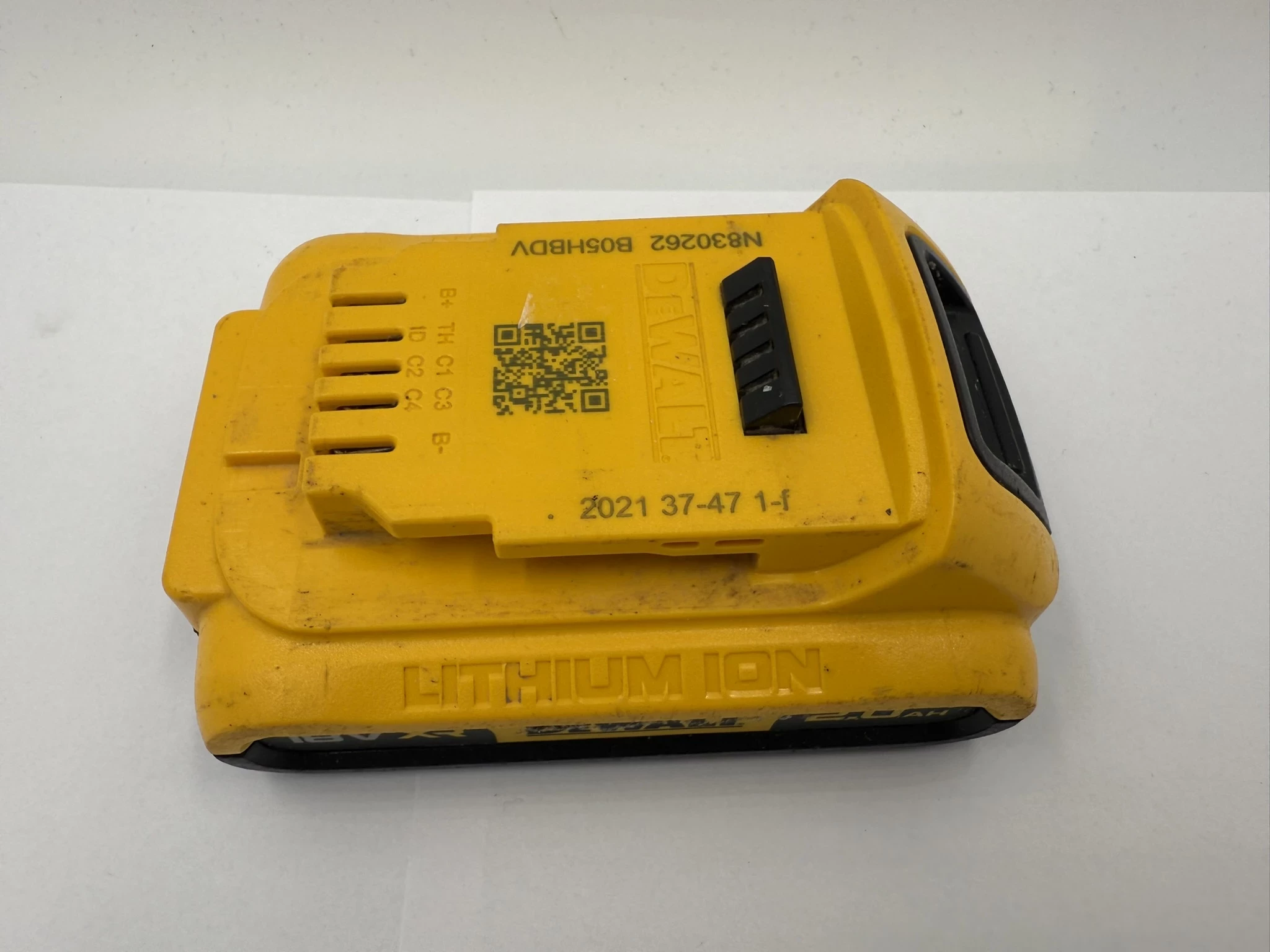 akumulator-dewalt-dcb183-20ah-18v-2021r-ean-gtin-4038668962039