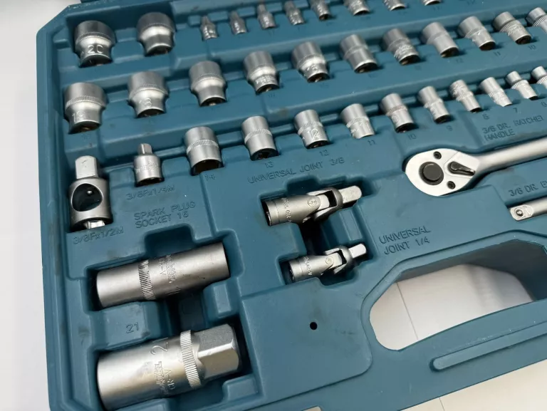 zestaw-kluczy-nasadowych-makita-e-06616-120-szt-stan-11323-2