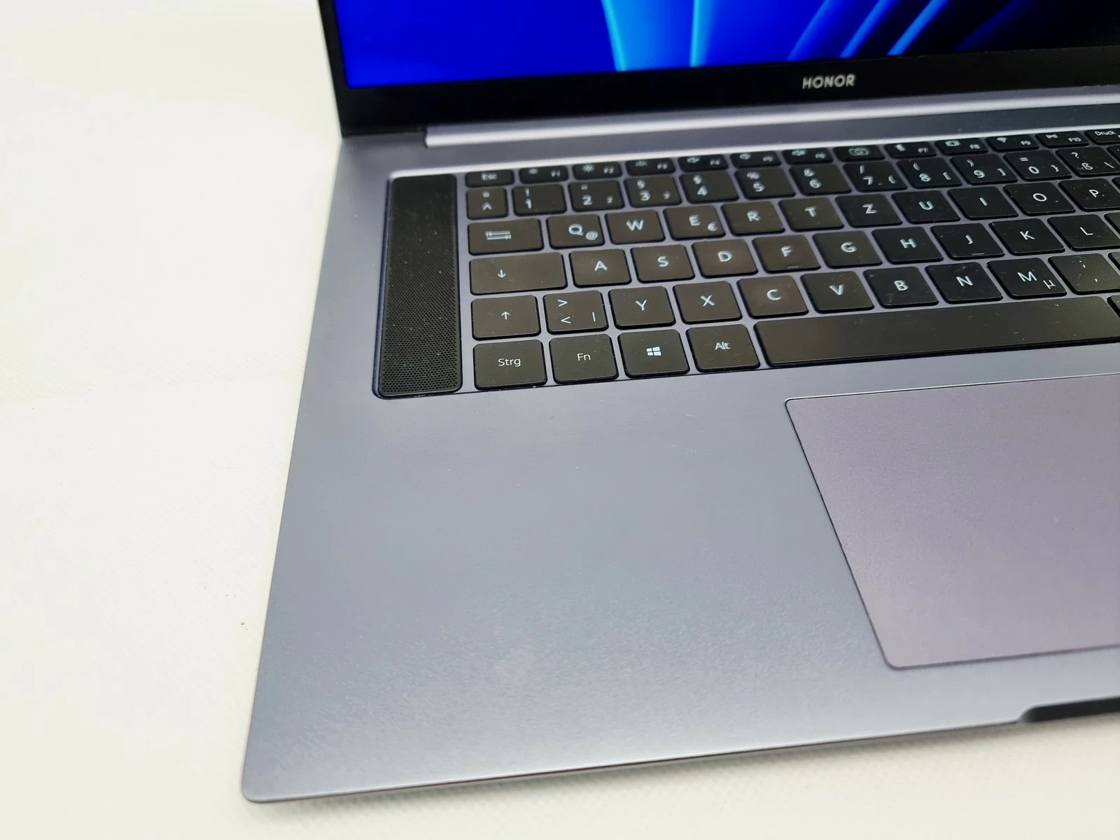 huawei-matebook-d-161-ryzen-5-4600h-stan-11323-2