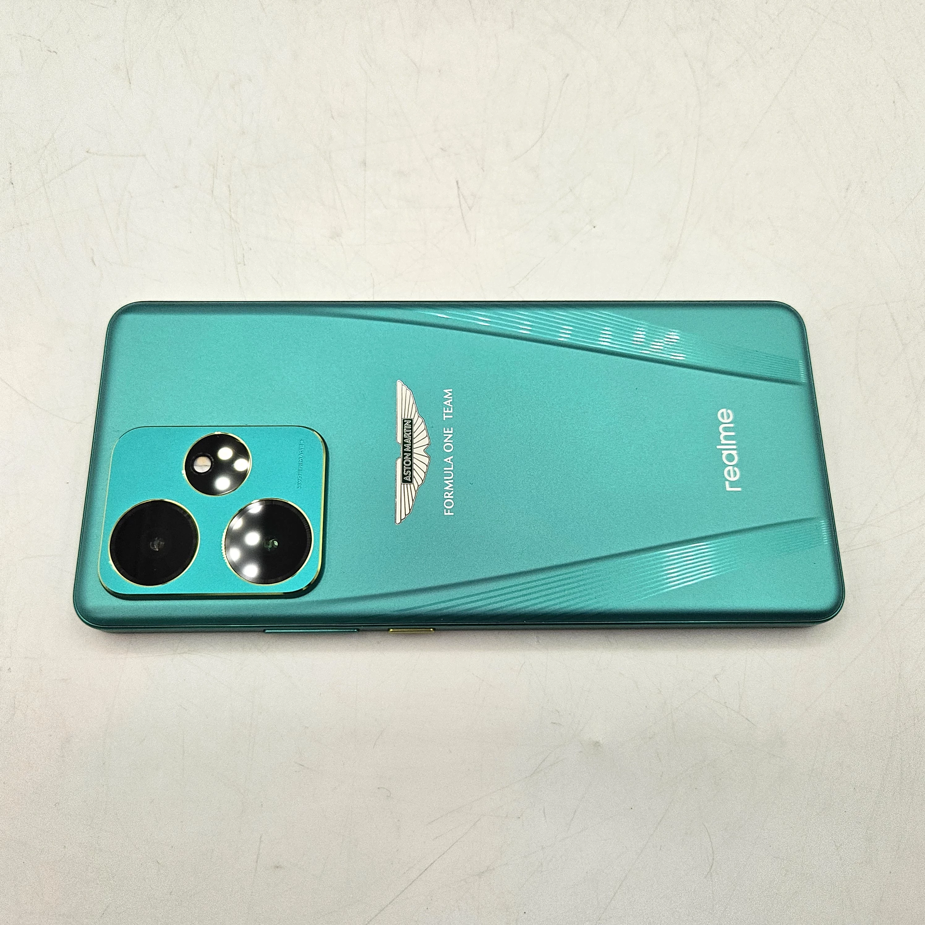 realme-gt-7-dream-edition-aston-martin-5g-16512gb-pojemnosc-akumulatora-7000