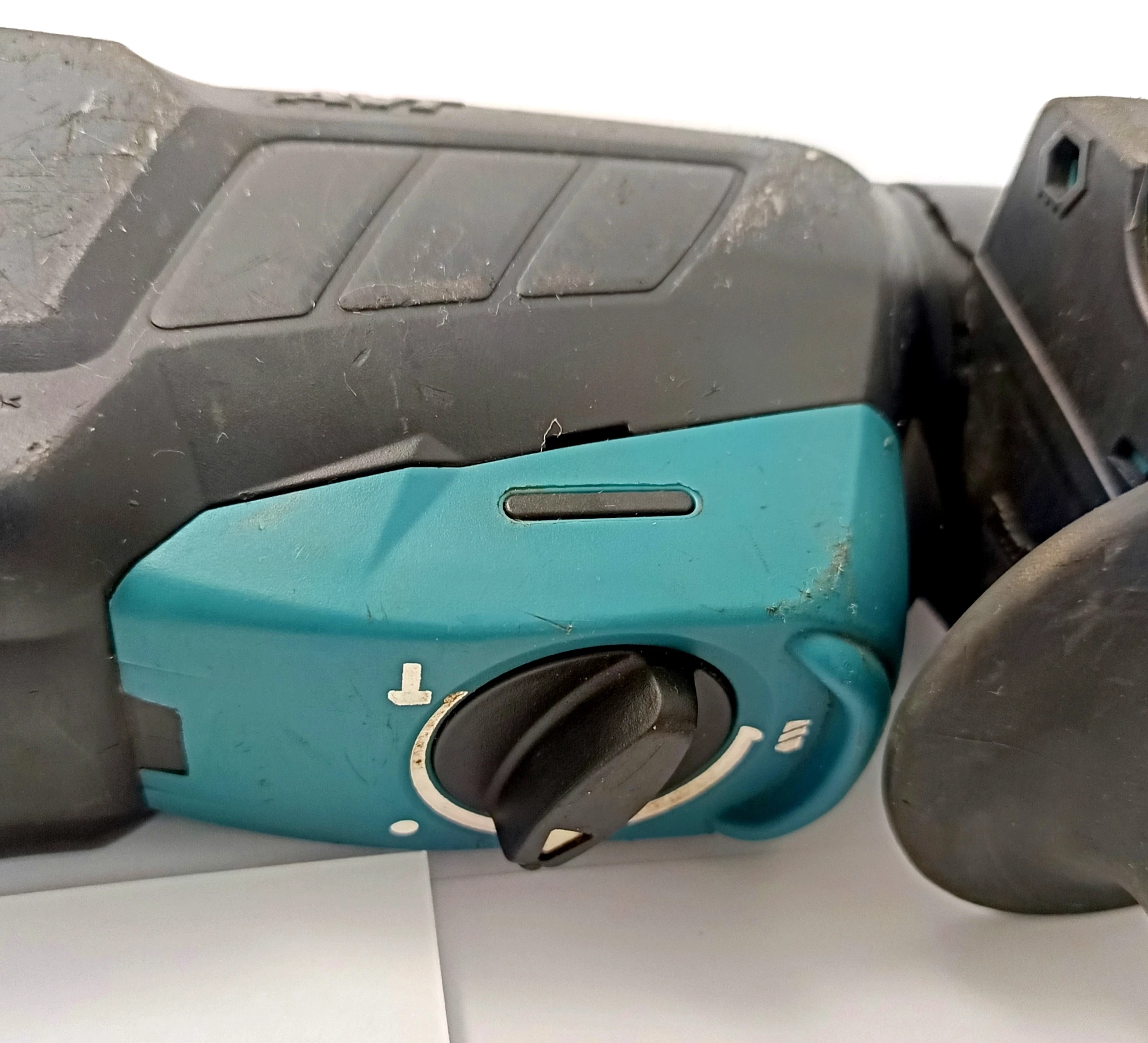 mlotowiertarka-makita-hr2631-maksymalna-moc-80000