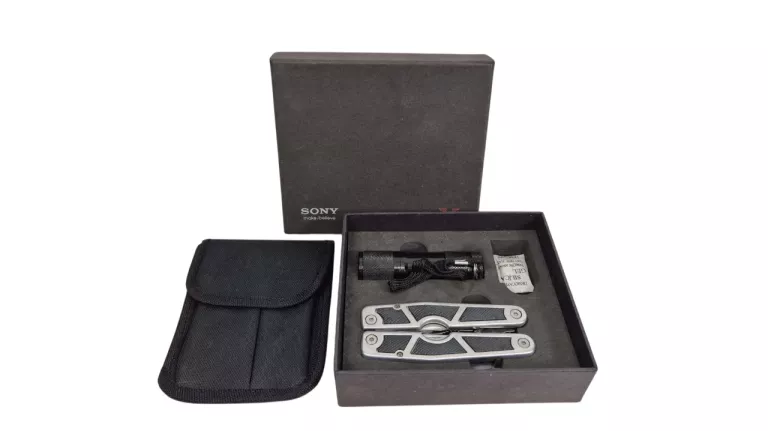 narzedzie-wielofunkcyjne-z-latarka-survivor-czarny-ean-gtin-5903980159612